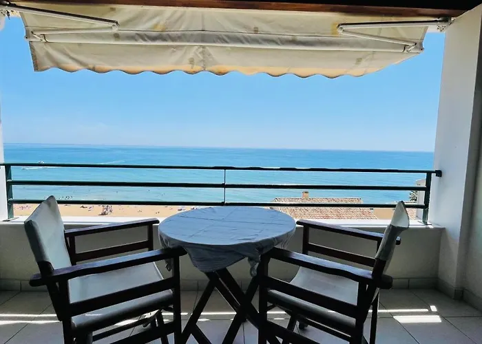 Glyfada Beach Two Floors Apartment 2-3 People
