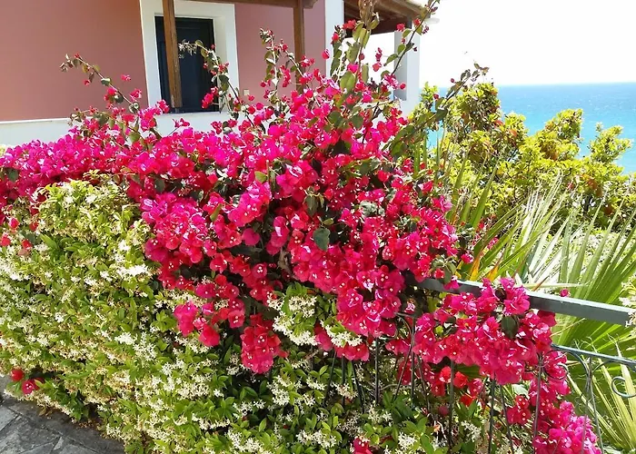 Glyfada Beach Two Floors Apartment 2-3 People